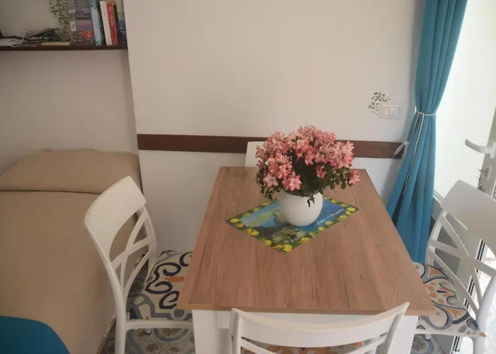 Alojamento de Acomodação e Pequeno-almoço Damecuta Anacapri (Isola di Capri)